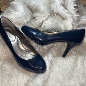 Kelly & Katie Navy Blue Slip On Pumps Heels Closed Toe Women’s Size 8 1/2